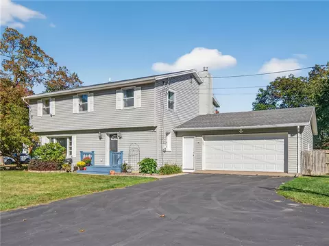 325 Wimbledon Rd, Irondequoit, NY 14617