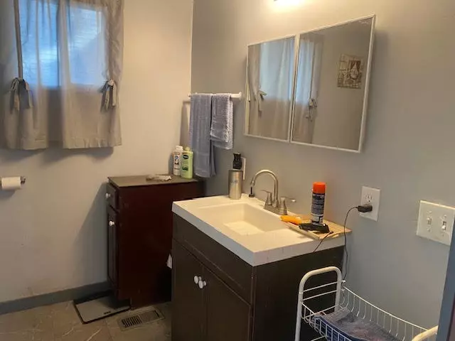 Bath - 5 Dake St, Rochester, NY 14605 photo 1 of 2