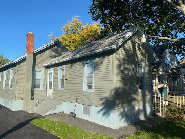 Exterior - 5 Dake St, Rochester, NY 14605 photo 2 of 4