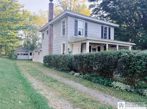 10 Academy St, Hanover, NY 14062