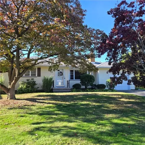 79 Drake Dr, Irondequoit, NY 14617