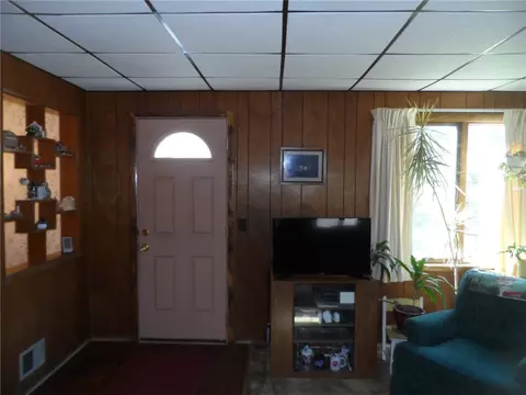 Entry Way - 119 Twilight Dr, Irondequoit, NY 14617 photo 2 of 2