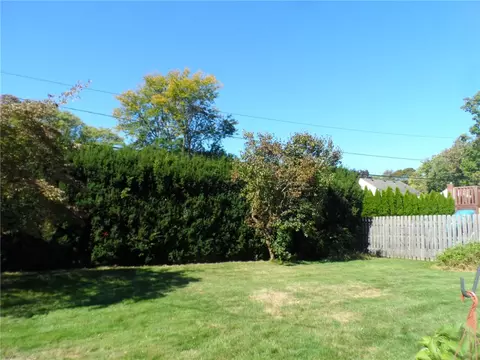 Exterior - 119 Twilight Dr, Irondequoit, NY 14617 photo 6 of 7