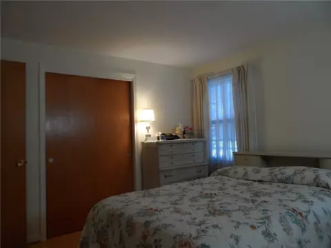 Bedroom - 119 Twilight Dr, Irondequoit, NY 14617 photo 3 of 6