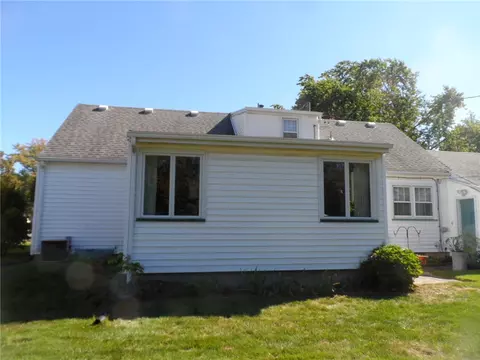 Exterior - 119 Twilight Dr, Irondequoit, NY 14617 photo 5 of 7