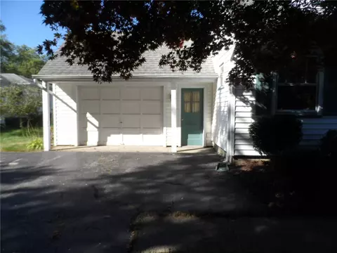 Exterior - 119 Twilight Dr, Irondequoit, NY 14617 photo 2 of 7