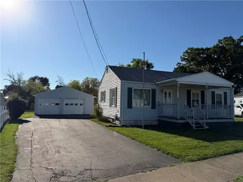 82 Riverside Cir, Corning, NY 14830