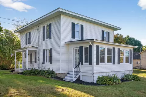 41 Pre Emption Rd, Benton, NY 14415