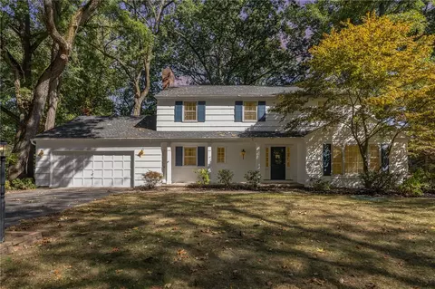 23 Rippingale Rd, Pittsford, NY 14534