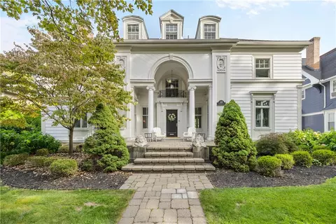 148 Barrington St, Rochester, NY 14607