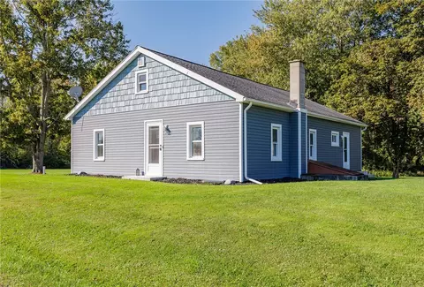 760 Stone Church Rd, Junius, NY 13156