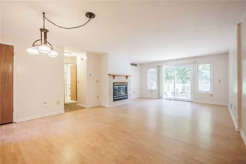 Living - 70 Kalyna Dr, Irondequoit, NY 14617 photo 2 of 4