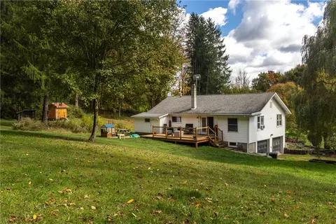 10671 Sagetown Rd, Caton, NY 14858