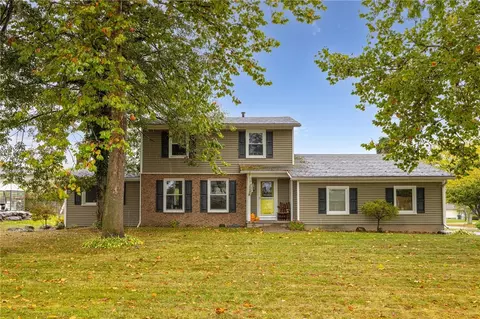 3 Sunny Slope Dr, Parma, NY 14468