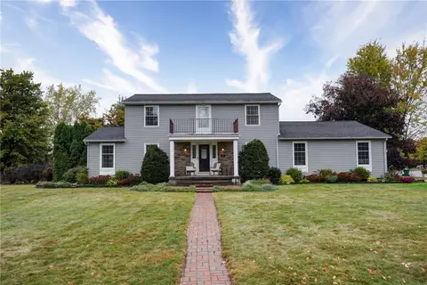 301 Amy Ln, Brockport, NY 14420