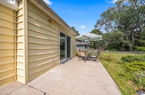 Exterior - 758 Dewitt Rd, Webster, NY 14580 photo 2 of 5