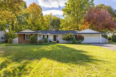 191 Henderson Dr, Penfield, NY 14526