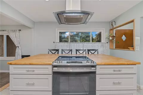 Kitchen - 342 Lafayette Rd, Irondequoit, NY 14609 photo 4 of 10