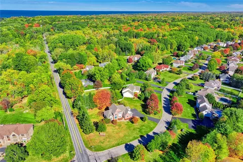 596 Dunnbridge Dr, Webster, NY 14580 photo 5