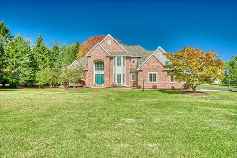 596 Dunnbridge Dr, Webster, NY 14580 photo 2