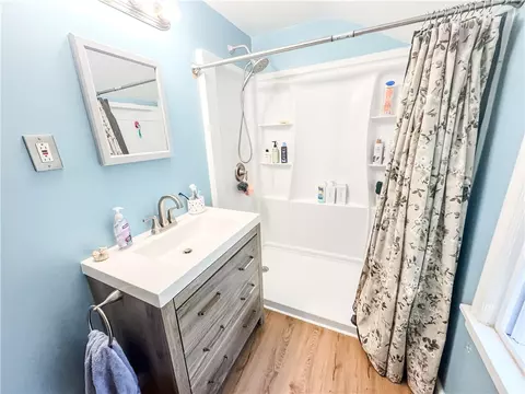 Bath - 37 Montclair Dr, Irondequoit, NY 14617 photo 2 of 2
