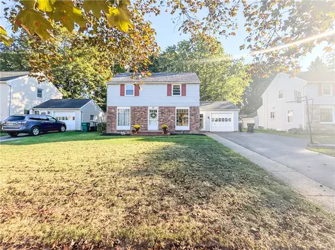 37 Montclair Dr, Irondequoit, NY 14617