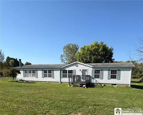 12633 Seneca Rd, Hanover, NY 14081