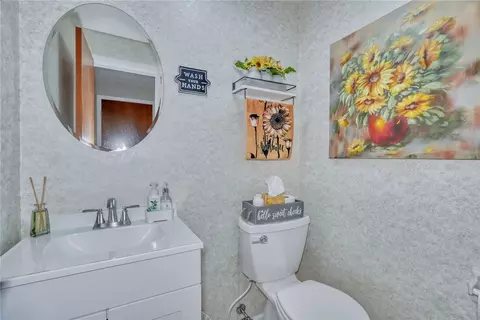 Bath - 1127 Brooktree Ln, Webster, NY 14580 photo 1 of 2