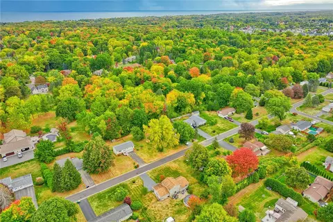 View/Area - 1127 Brooktree Ln, Webster, NY 14580 photo 2 of 3