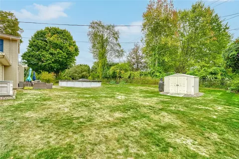 Exterior - 1127 Brooktree Ln, Webster, NY 14580 photo 5 of 8