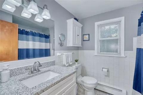 Bath - 1127 Brooktree Ln, Webster, NY 14580 photo 2 of 2