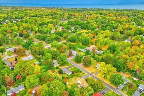 View/Area - 1127 Brooktree Ln, Webster, NY 14580 photo 3 of 3