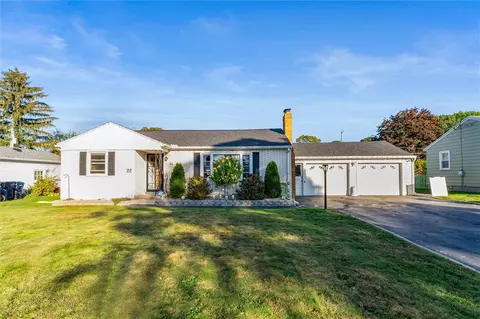 46 Cloverdale Rd, Greece, NY 14616