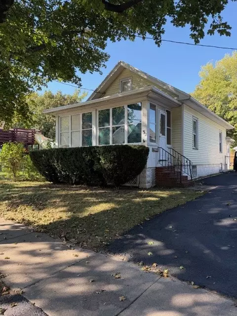 32 Michigan St, Rochester, NY 14606