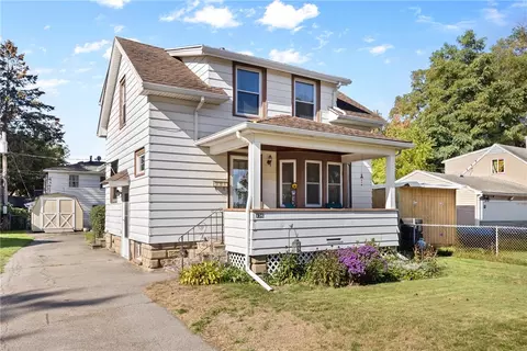 136 Castleford Rd, Greece, NY 14616
