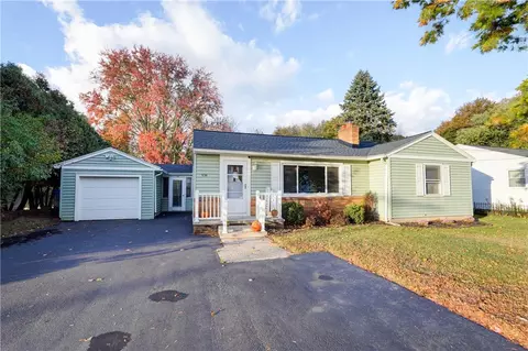 536 Hinchey Rd, Gates, NY 14624