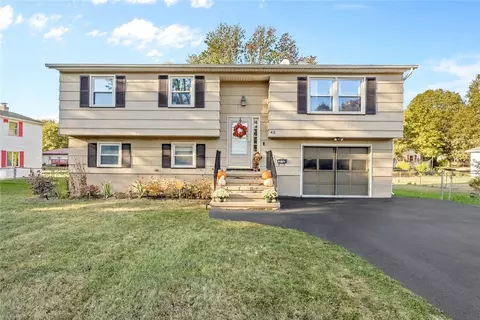 43 Gemini Cir, Gates, NY 14606