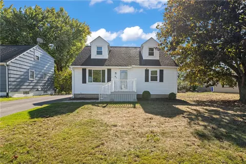 61 Calhoun Ave, Gates, NY 14606