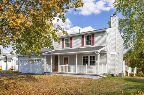 35 Bramblewood Ln, Penfield, NY 14526