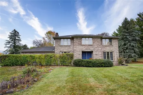 2 Foxpointe Cir, Perinton, NY 14450