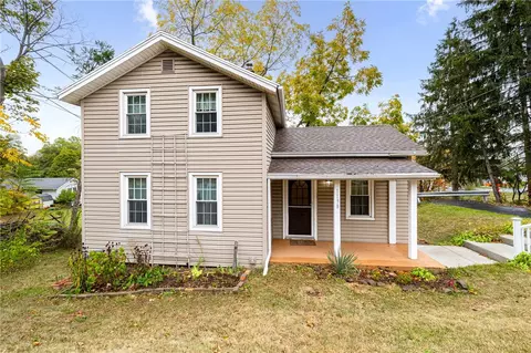 1138 Pinnacle Rd, Henrietta, NY 14467