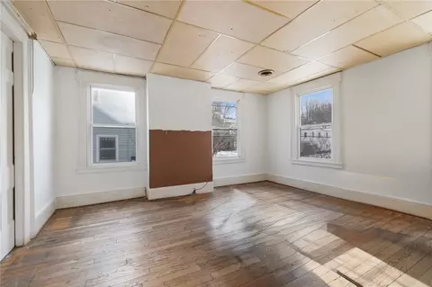 Bedroom - 100 Broad St, Lyons, NY 14489 photo 4 of 4