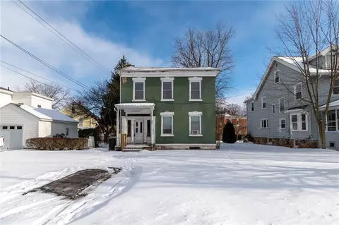 Exterior - 100 Broad St, Lyons, NY 14489 photo 2 of 5