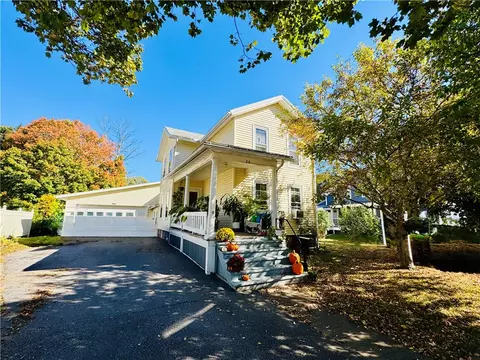 26 Van Buren St, Murray, NY 14470