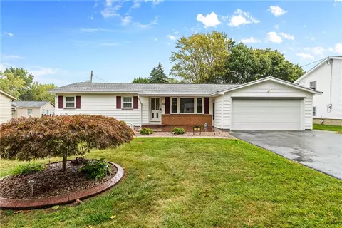 38 Regina Dr, Gates, NY 14606