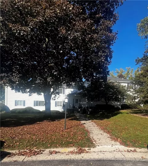 27 Colonial Pkwy #A, Pittsford, NY 14534