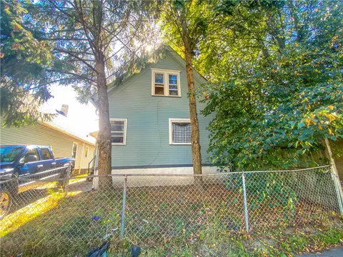 17 Joseph Pl, Rochester, NY 14621