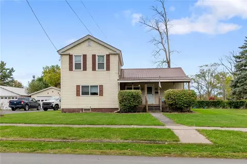 57 Waterloo St, Galen, NY 14433