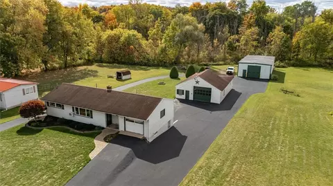 614 Frey Rd, Macedon, NY 14502