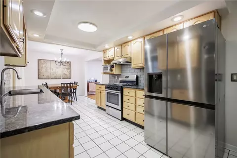 Kitchen - 90 Hefner Dr, Webster, NY 14580 photo 3 of 6